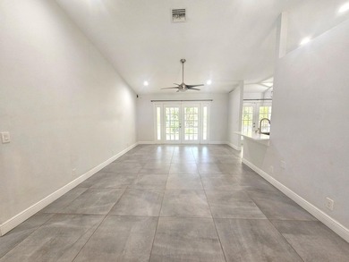This beautiful 3BR/2BA home sits on a spacious 1.15 acre lot and - photo 4