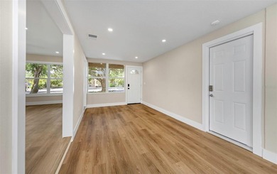 Virtually Staged. PRICE IMPROVEMENT! One of St. Petersburg's - photo 8