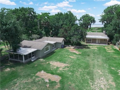 LAKE ISTOKPOGA WATERFRONT! This rare and versatile property - photo 2