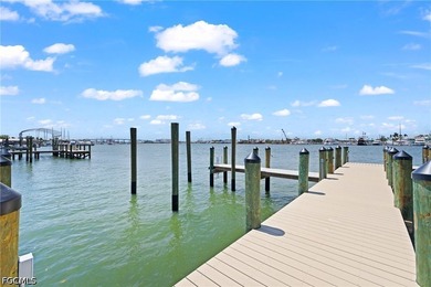 Welcome to waterfront living on Fort Myers Beach! Boaters will - photo 7