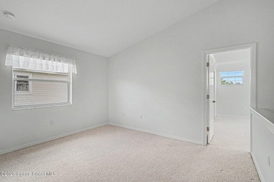 Enjoy relaxed Florida living in this charming 2-bedroom, 2-bath - photo 21