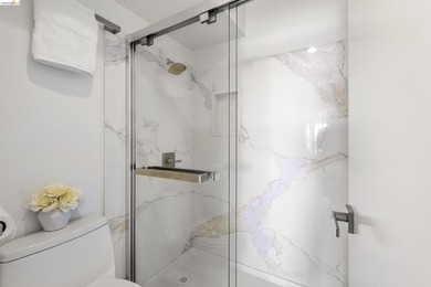 Welcome home to this beautifully updated 2-bedroom, 2-bath - photo 24