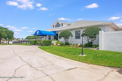 Enjoy relaxed Florida living in this charming 2-bedroom, 2-bath - photo 30
