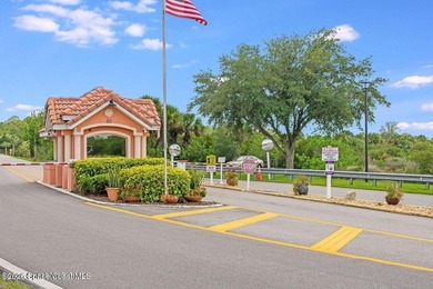 Enjoy relaxed Florida living in this charming 2-bedroom, 2-bath - photo 40