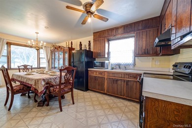 Bring your vision to this rare Huntington Village find! 6 - photo 5