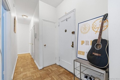 Spacious two-bedroom conveniently located on a dead-end - photo 2