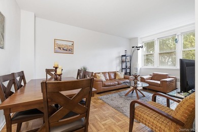 Spacious two-bedroom conveniently located on a dead-end - photo 3
