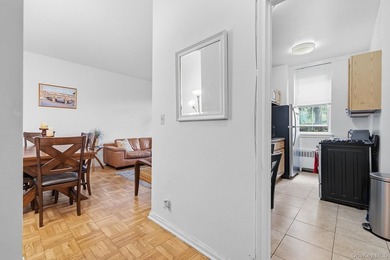 Spacious two-bedroom conveniently located on a dead-end - photo 7