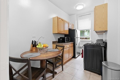 Spacious two-bedroom conveniently located on a dead-end - photo 10