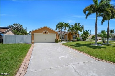 Welcome to this beautifully maintained 4-bedroom, 2-bathroom - photo 4