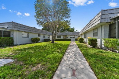 Lake Home For Sale in Delray Beach, Florida