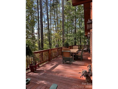 Beautiful Mountain Log Home on 2.5 acres with lake views. Hidden - photo 11
