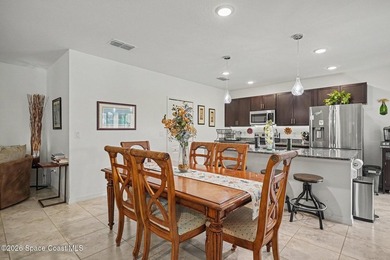 Beautifully maintained 2020-built home loaded with upgrades! - photo 11