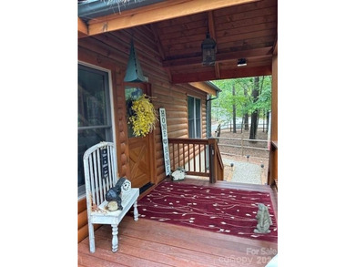 Beautiful Mountain Log Home on 2.5 acres with lake views. Hidden - photo 12