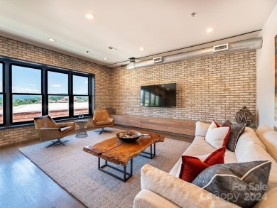 Your dream Pied-a-terre awaits. Turn-key income producing top