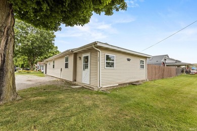 Charming ranch home situated on a desirable corner lot! This - photo 3