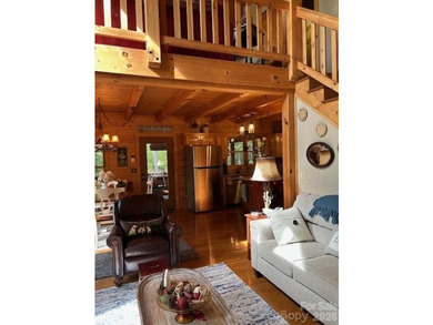 Beautiful Mountain Log Home on 2.5 acres with lake views. Hidden - photo 14