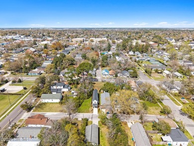 Just minutes from downtown Wilmington, this iconic coastal row - photo 19