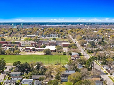 Just minutes from downtown Wilmington, this iconic coastal row - photo 21