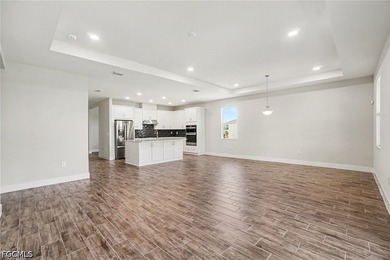 Welcome to this beautifully curated Flatwood single-family home - photo 4