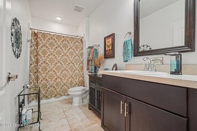 Beautifully maintained 2020-built home loaded with upgrades! - photo 24