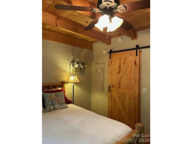 Beautiful Mountain Log Home on 2.5 acres with lake views. Hidden - photo 25