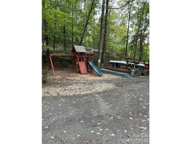 Beautiful Mountain Log Home on 2.5 acres with lake views. Hidden - photo 45
