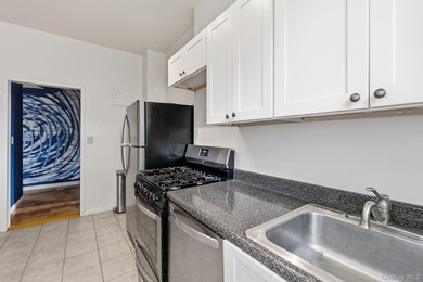 Spacious two-bedroom conveniently located on a dead-end - photo 7