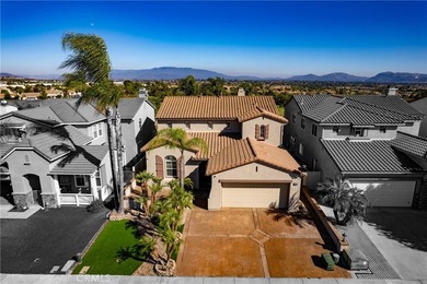 VIEWS-VIEWS-VIEWS!! Located on a quiet cul-de-sac directly on - photo 1