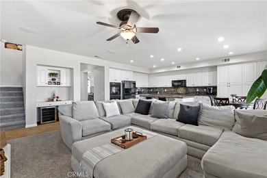 VIEWS-VIEWS-VIEWS!! Located on a quiet cul-de-sac directly on - photo 7