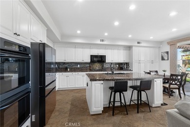 VIEWS-VIEWS-VIEWS!! Located on a quiet cul-de-sac directly on - photo 8