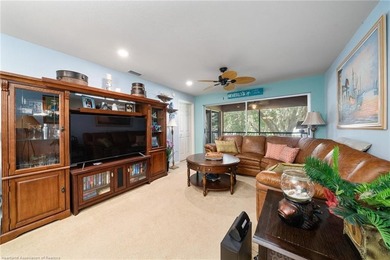 Beautifully furnished 2-bedroom, 2-bath canal-front villa with - photo 9