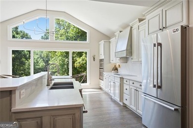 Welcome to your own private Lake Lanier retreat, where - photo 11