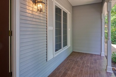 LOCATION, LOCATION, LOCATION! Custom single-level home in the - photo 4