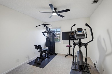 Beautifully maintained 5-bedroom, 3-bathroom home with a 3-car - photo 26