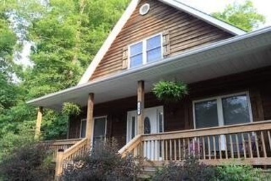 Lake Home For Sale in Burnside, Kentucky