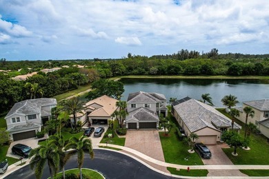 Beautifully maintained 5-bedroom, 3-bathroom home with a 3-car - photo 38