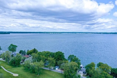 Perfectly positioned on the south shore of Lake Kegonsa, this - photo 9