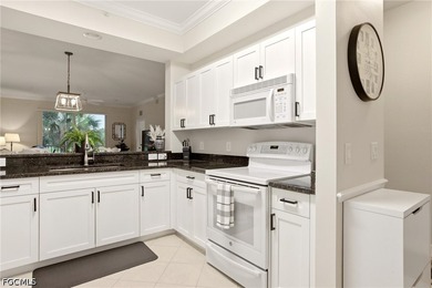 Beautiful, updated golf condo that has all newer furnishings and - photo 2