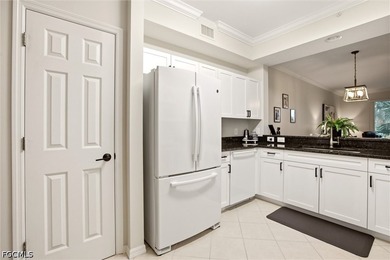 Beautiful, updated golf condo that has all newer furnishings and - photo 3