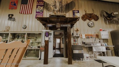 Welcome to Paradise Whitetails, an extraordinary 958+/- acre - photo 12