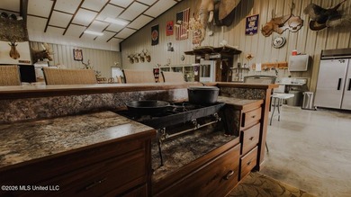 Welcome to Paradise Whitetails, an extraordinary 958+/- acre - photo 13