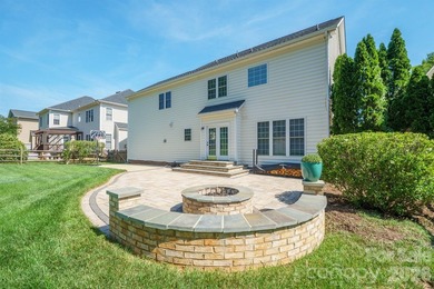 FANTASTIC home in MacAuley loaded with upgrades!!! Brand new - photo 27