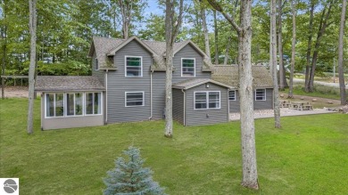 Higgins Lake Home For Sale in Roscommon Michigan