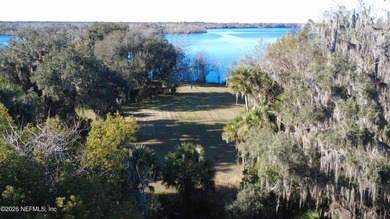 St. Johns River Lot For Sale in San Mateo Florida