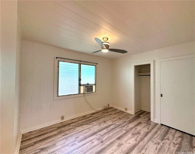 Two classic, well-maintained duplexes featuring a total of four - photo 11