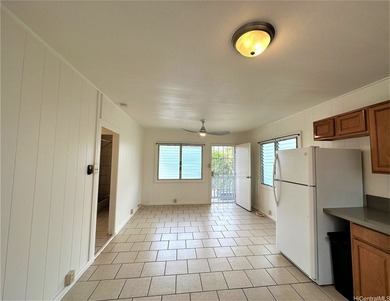 Two classic, well-maintained duplexes featuring a total of four - photo 13