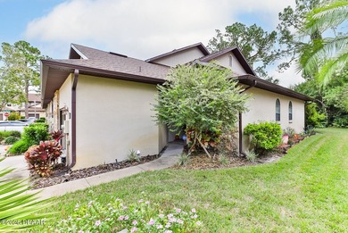 Beautifully updated home tucked away in a quiet, hidden section - photo 4