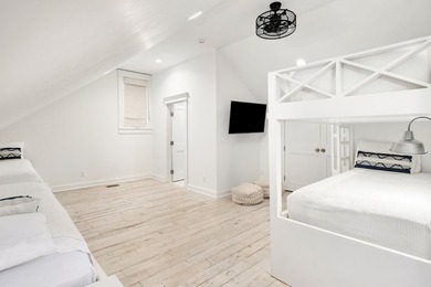 Ample entertaining space and coastal casual elegance combine in - photo 20