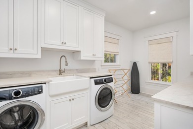 Ample entertaining space and coastal casual elegance combine in - photo 21